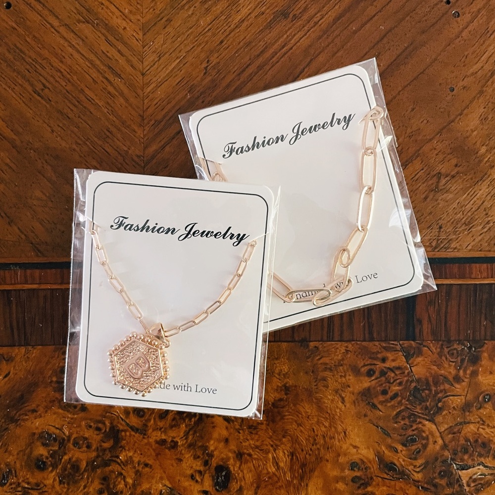 NWOT Set of x2 Gold Tone Link Chain Necklaces, B Monogram, Plain Chain